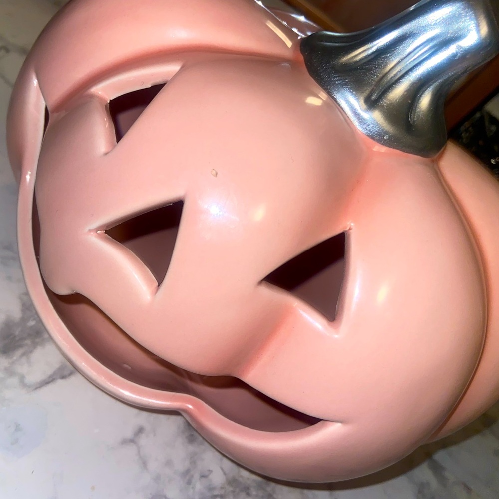 Pumkin pink Halloween decor